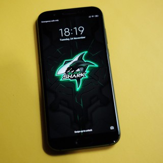 HP Xiaomi black shark RAM 8GB Kapasitas 128 GB For Gamers HP Blackshark