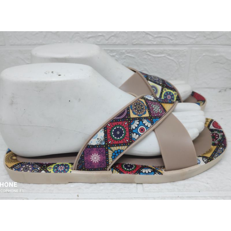 SANDAL IMPORT BALANCE SILANG BATIK 37-40 harga murah meriah