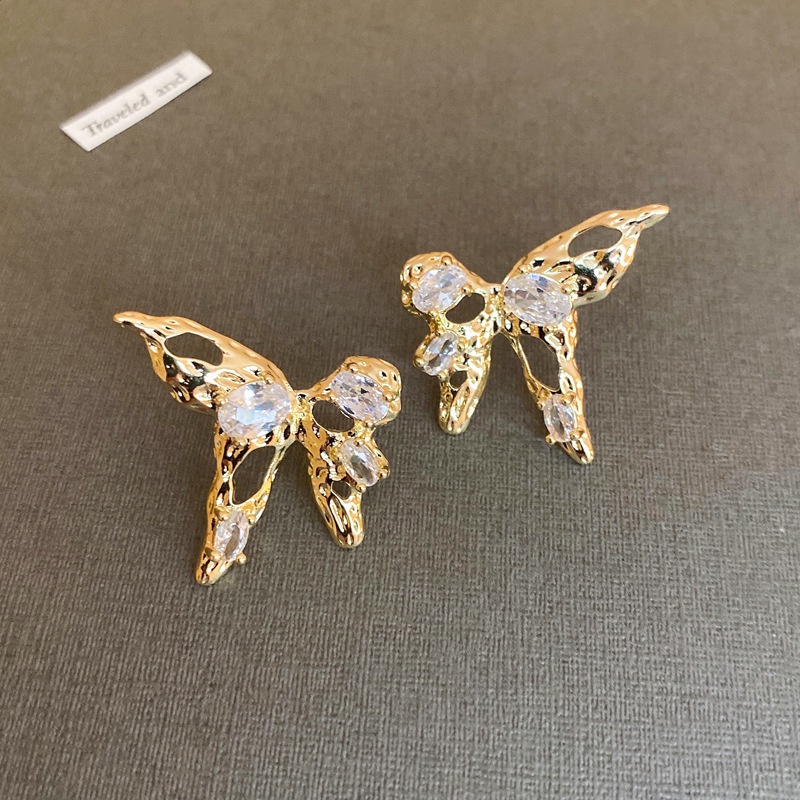 Anting Tusuk Model Kupu-Kupu Hollow Asimetris Bahan Metal Dengan Batu Zircon Untuk Wanita Butterfly