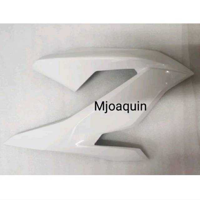Shroud R New CB150R LED 2018 K15M Ori AHM Kanan Putih Rose White 50260K15600RSW