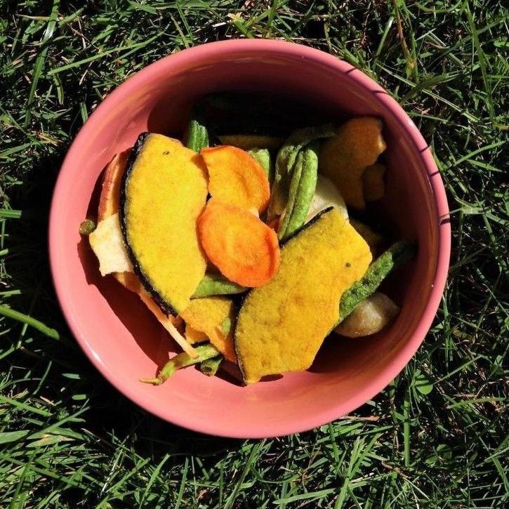 

Best Product.. KERIPIK SAYUR MIX TOPLES 700ML(wortel,buncis,purple potatoes,honey potatoes,kentang)