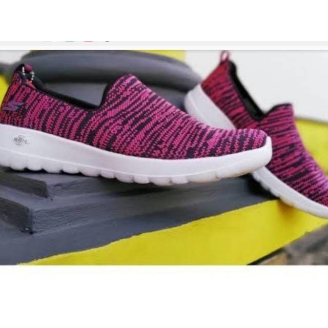 skechers women's shoes