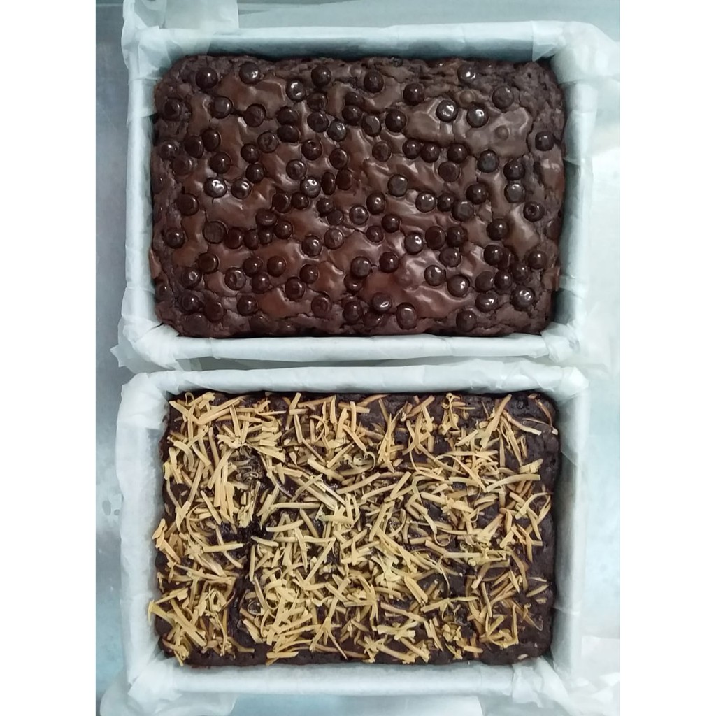 

Brownies Coklat Panggang Fudgy Bontiredi | Cokelat, choco chip, keju, cheese, almond | Fresh | Baru