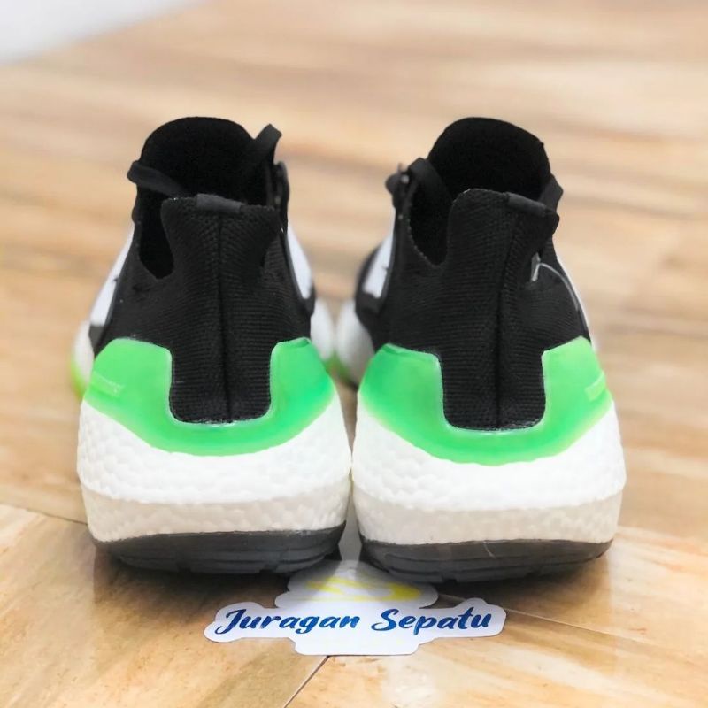 Adidas Ultraboost 22 &quot;Black White Green&quot;