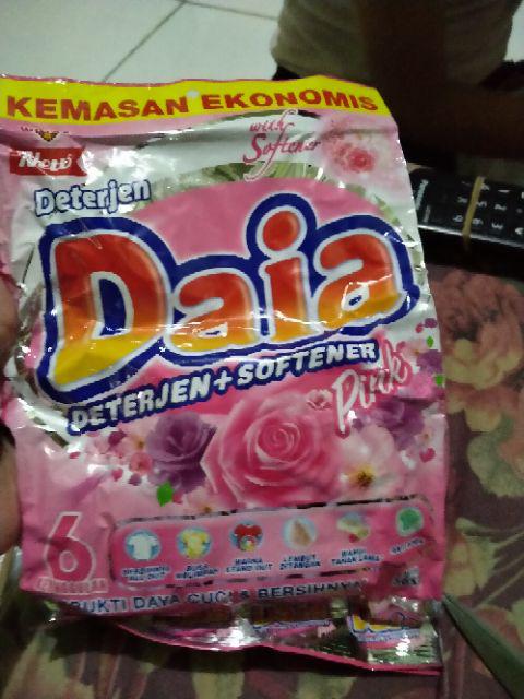Daia Deterjen Detergent Dan Softener Pink 555 Gram