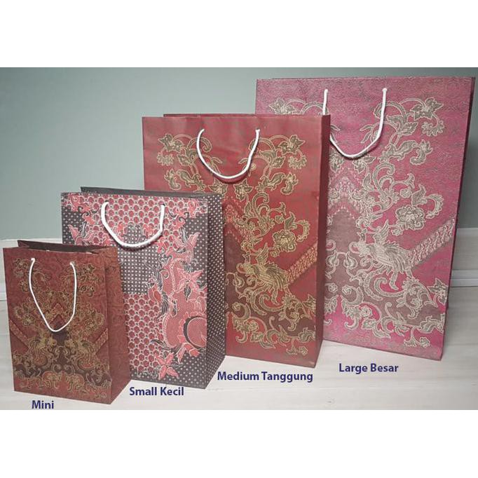 

Paper Bag Batik Uk S - Kecil 21 X 25 X 9.5 / 12 Pc Per Pak