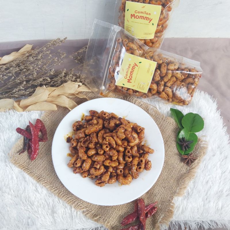 

Makaroni bantet kiloan, grosir makaroni cikruk rasa rendang, kare dan pedas daun jeruk