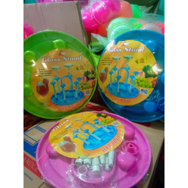 Tatakan gelas plastik