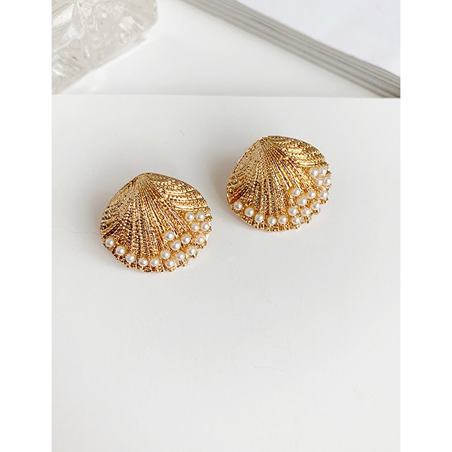 LRC Anting Tusuk Fashion Drill Alloy Diamond-studded Pearl Shell Shape Earrings F82339