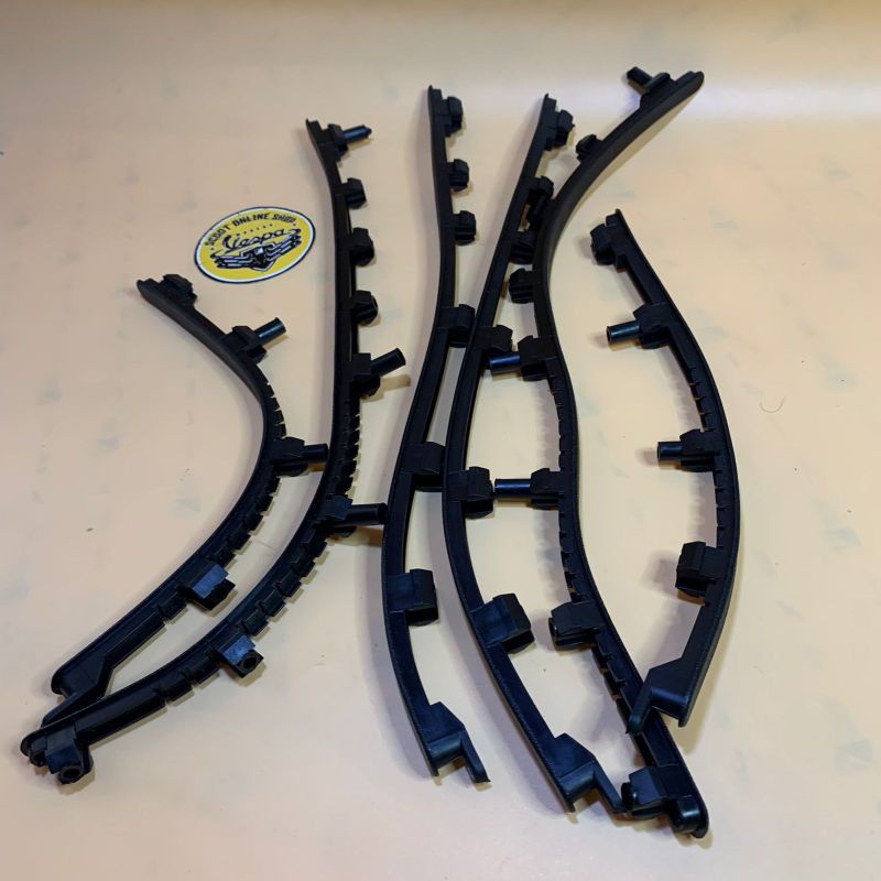 Karet List Dek Bawah Vespa LX S LXV / Karet Lis Dek Bordes Lantai Vespa