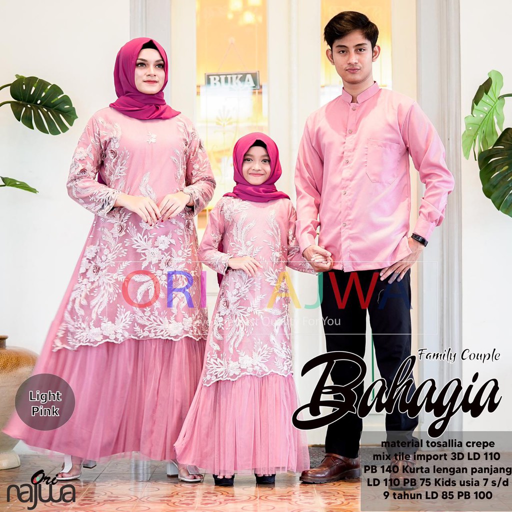 Baju Couple Muslim Bertiga Family / Jual Kaos Baju Family Couple Kaos