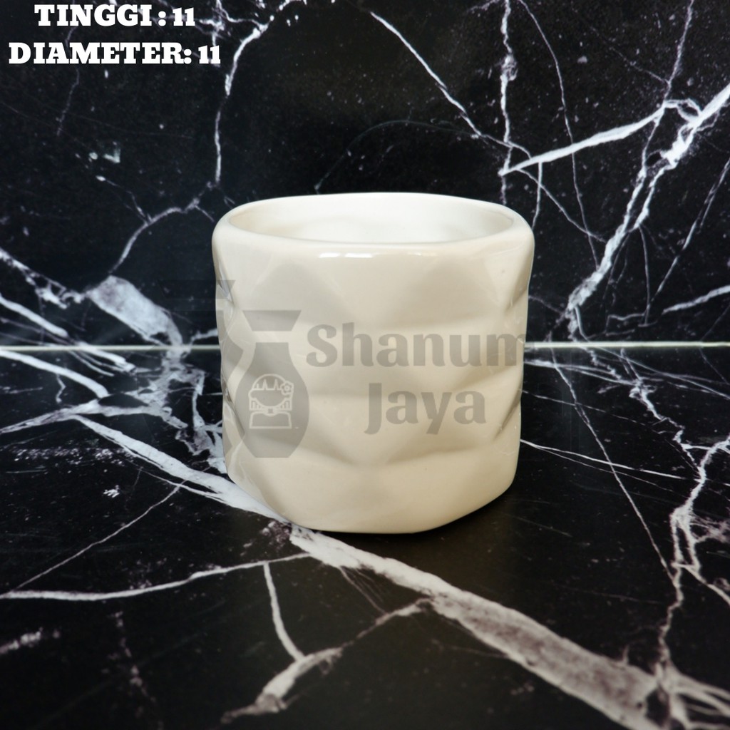 vas bunga Garcia, vas bunga hiasan ruang tamu