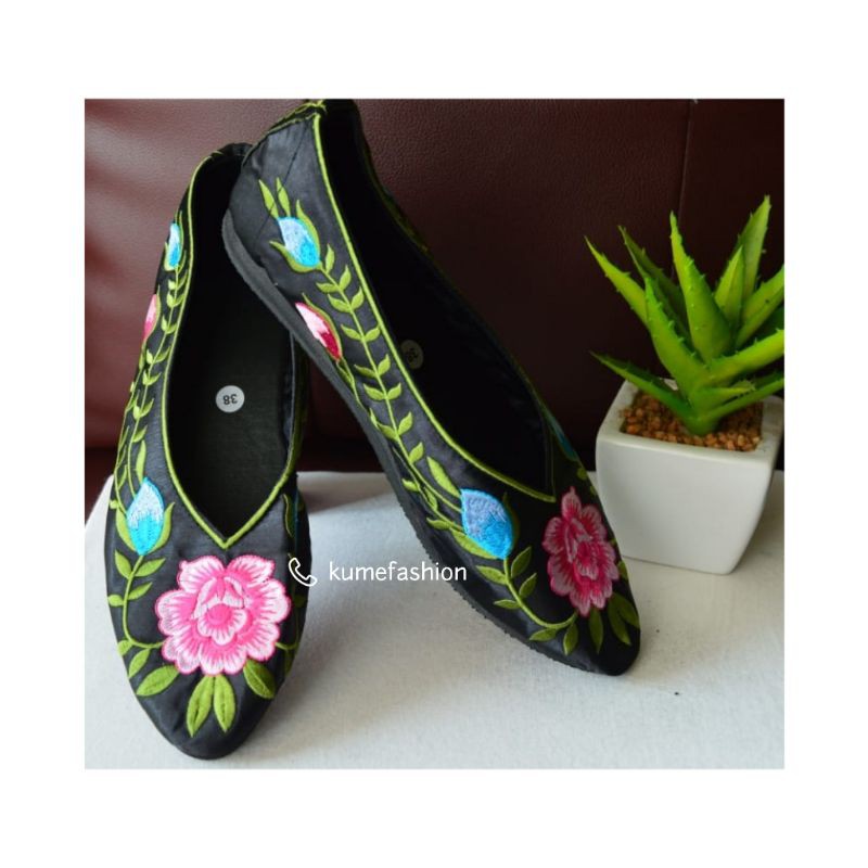 Sepatu wanita bordir original handmade / sepatu bordir cewek handmade / sepatu bordir - kode SB 041