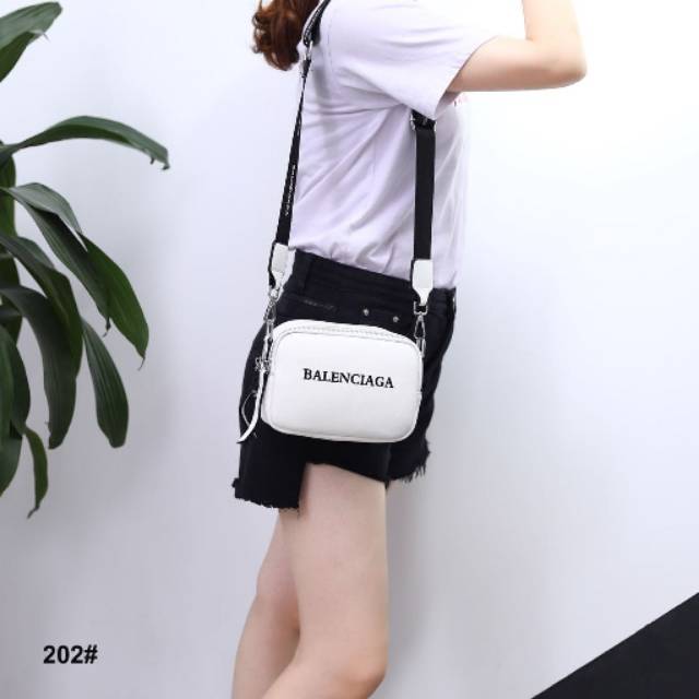 Tas Selempang Balenciaga 202