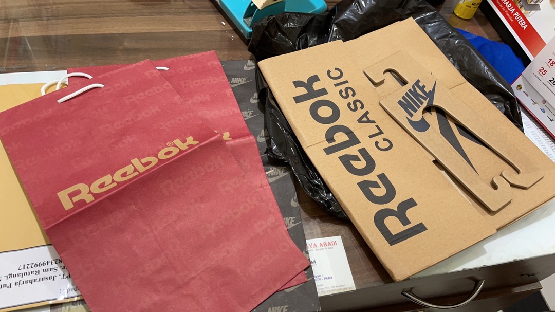 Paperbag Kantong Tempat Sendal Sepatu Nikee Adidass Reebokk Vanss Nb Champion Polos