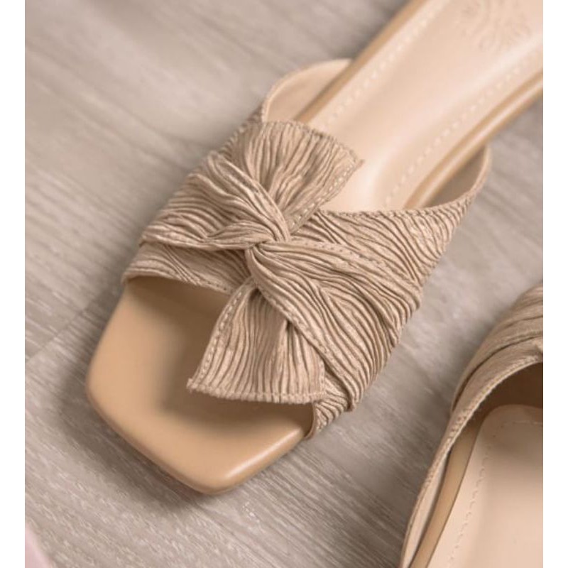 Elle Sandal Local ID