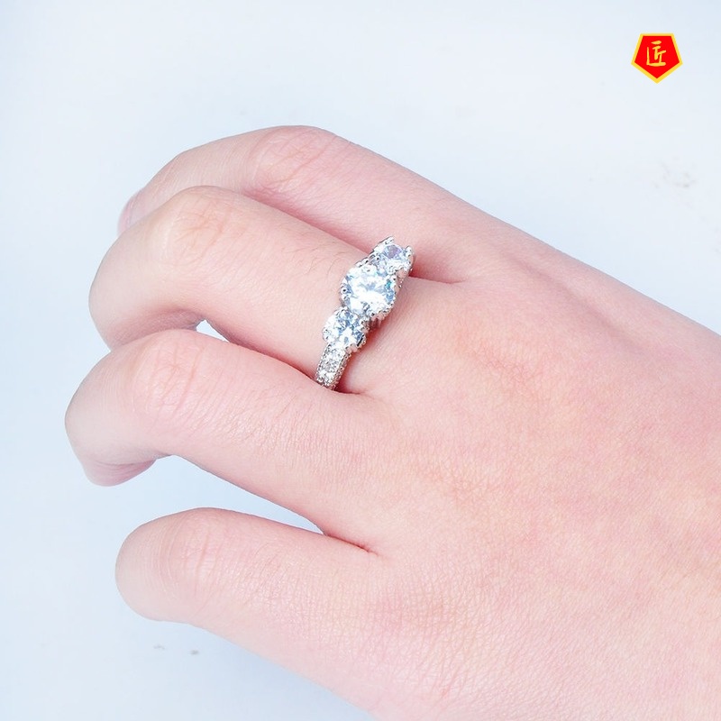 [Ready Stock]Inlaid Three Moissanite Ring Fashionable and Elegant