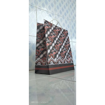 

paper bag ukuran P20XT25XL10 Tas Souvernir motif Batik Hitam