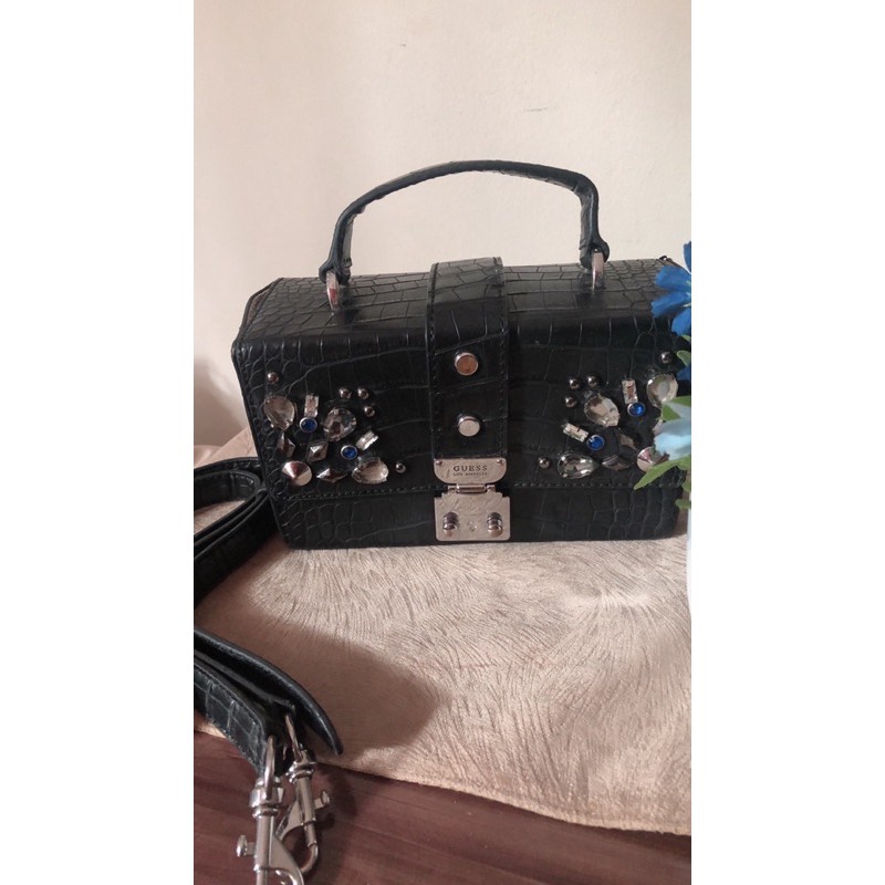 TAS GUESS ORIGINAL 100%