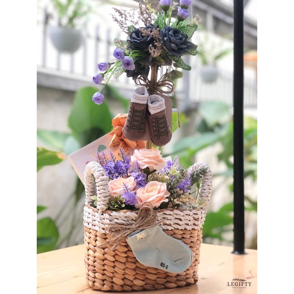 

BABY ULANG TAHUN NEWBORN GIFT BASKET