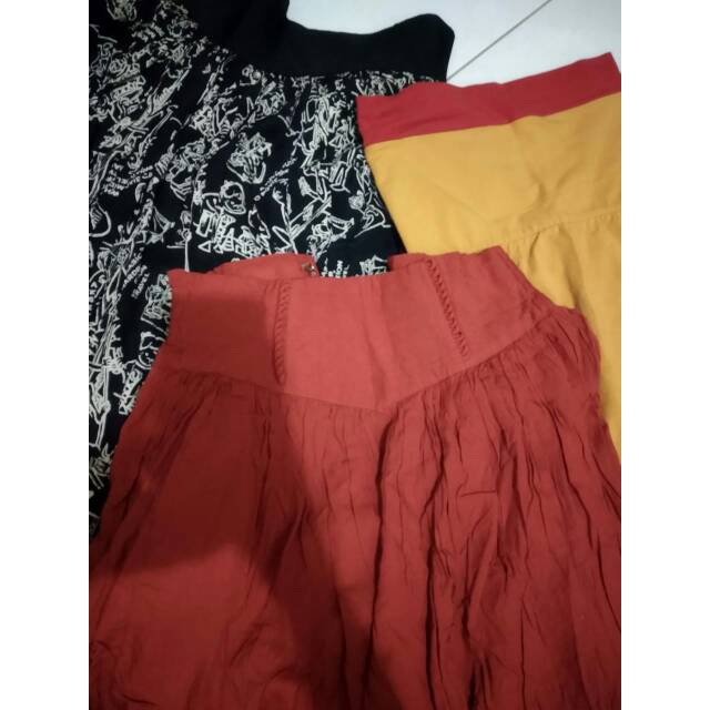 3 Rok wanita keren preloved