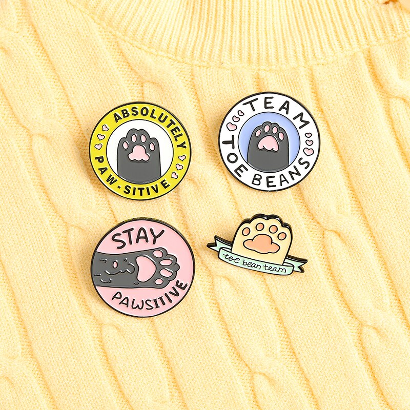 Bros Pin Enamel Desain Cakar Kucing Untuk Kerah Kemeja / Tas