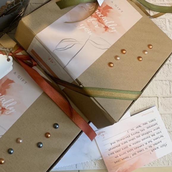 

Ω GIFT BOX /HADIAH ULANG TAHUN /BIRTHDAY GIFT BOX / HADIAH WISUDA / GRADUATION GIFT BOX / SWEET 17th