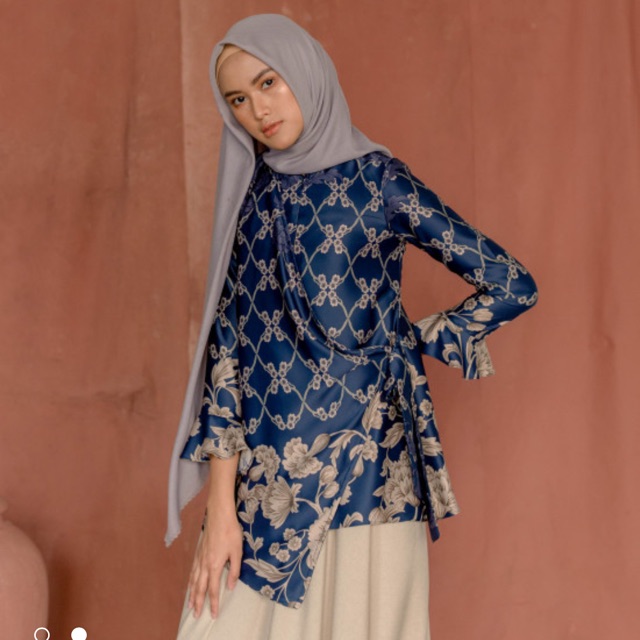 Sumbawa Blouse in Mountain By wearing Klamby size S