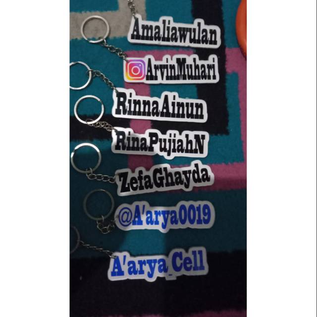 Gantungan kunci nama ukir