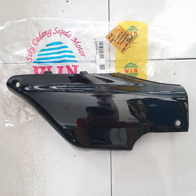 Tutup box aki supra x lama old 100 WIN kanan cover body kecil hitam cover samping aki suprax