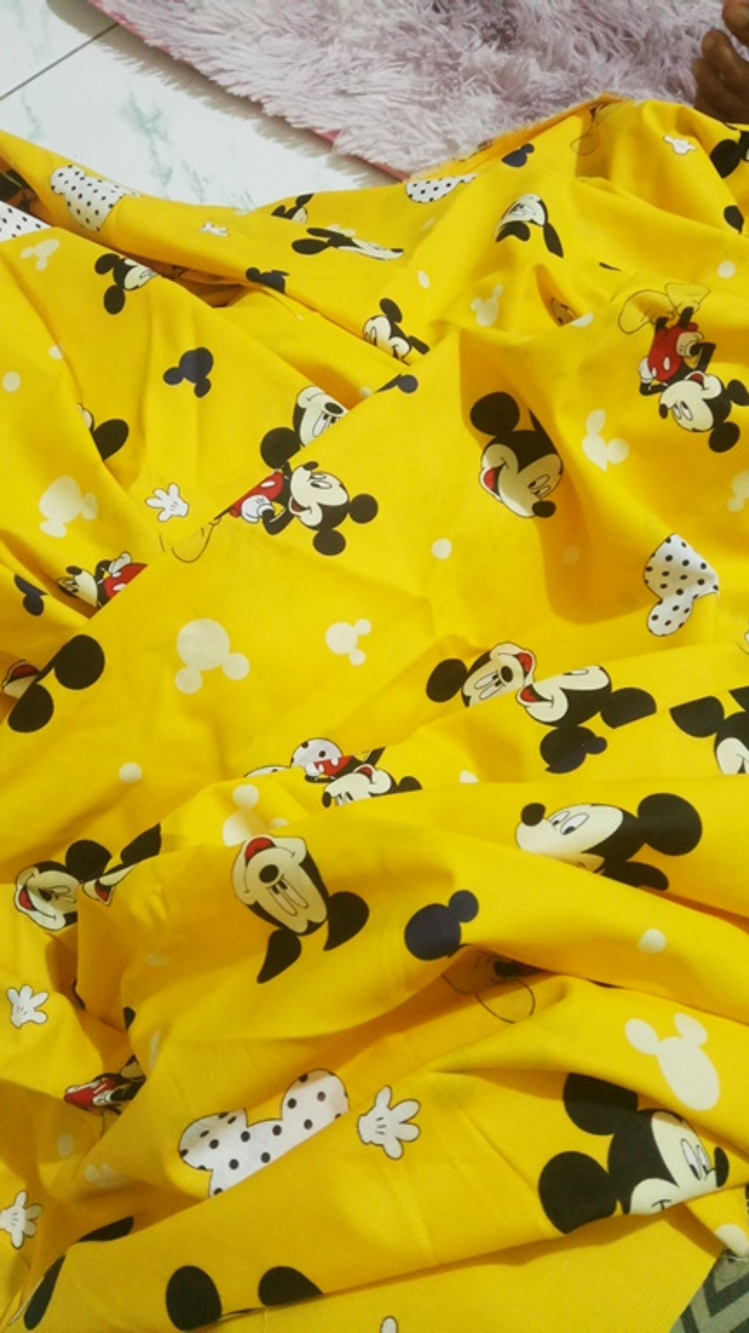 Kain Sprei Bahan Katun Lokal Motif Mickey Mouse Mk Hooray