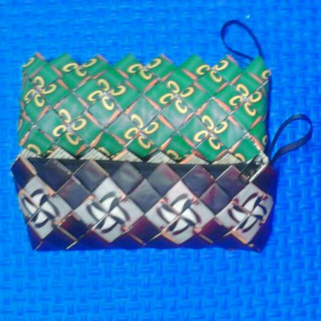 

Tempat pensil plastik daur ulang bungkus kopi