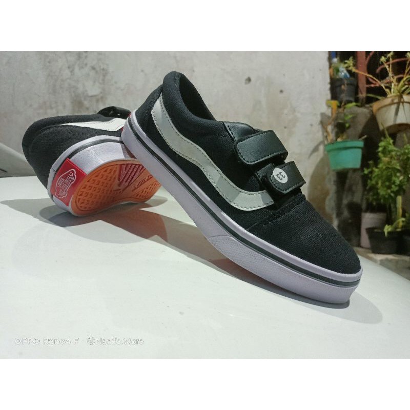 Sepatu Sekolah Hitam | Grosir Sepatu Vans Kids