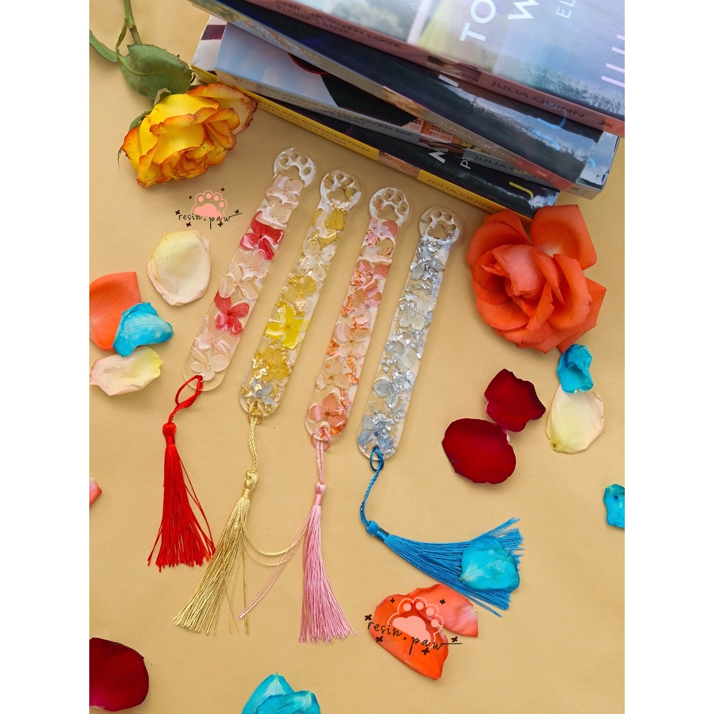 

Bundle Bookmark Resin Paw SEASON SERIES/Pembatas Buku Resin Bentuk Paw MUSIM