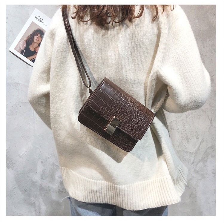 More584 Vivian Woman Slingbag Brown / Tas selempang dan bahu Wanita PU Croco Import Simple Klasik