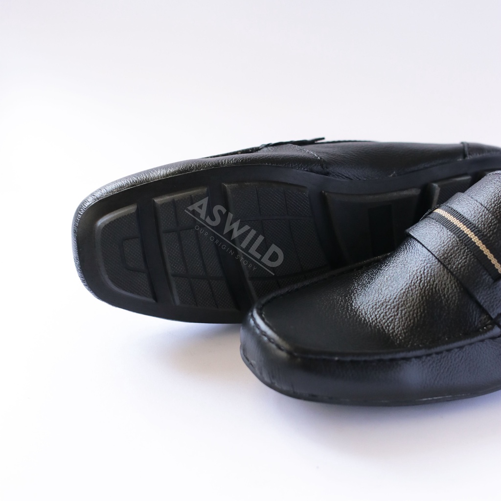 SEPATU SLIP ON PRIA KULIT / SEPATU FORMAL PRIA KULIT / SEPATU LOAFERS PRIA / SEPATU KULIT ASLI / SEPATU PRIA CASUAL