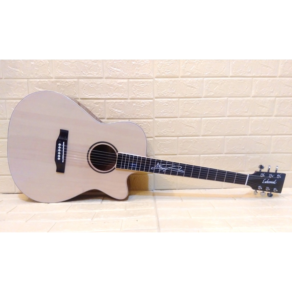 GITAR AKUSTIK CUSTOM LAKEWOOD NATURAL