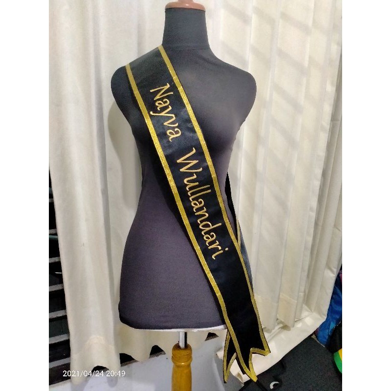 

sash satin pita dg isiaan