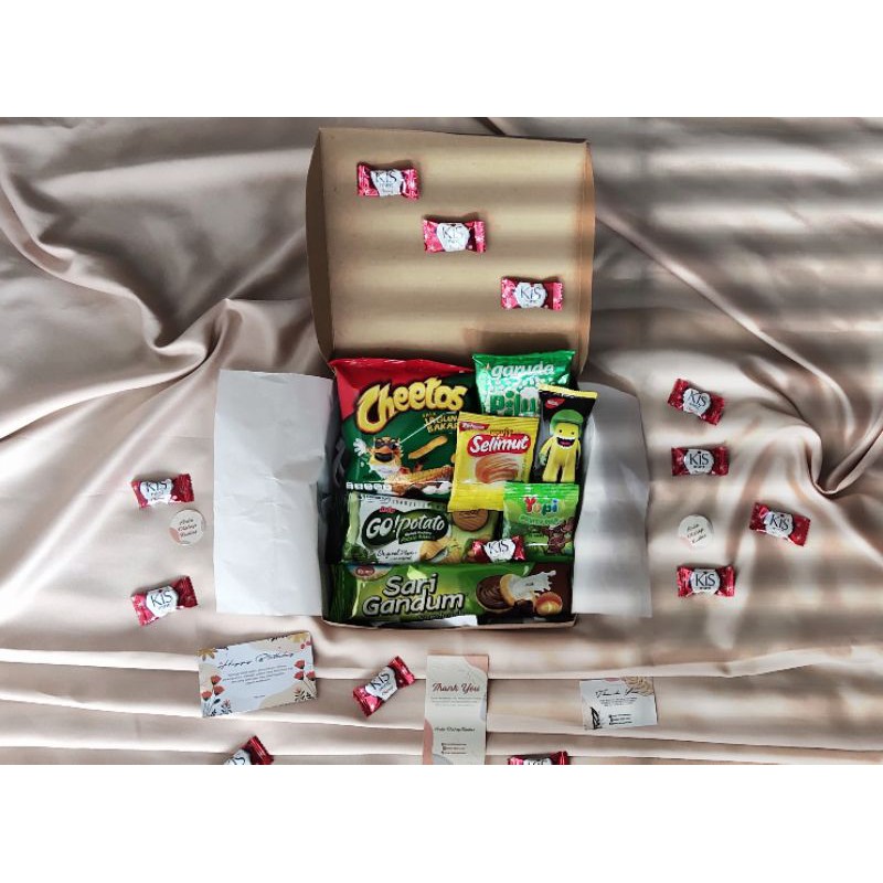 Green Gift box/snack box/hampers jajan/kado ulang tahun/kado wisuda