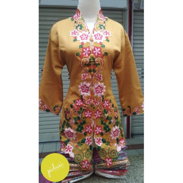 Kebaya encim bordir kombunasi warna