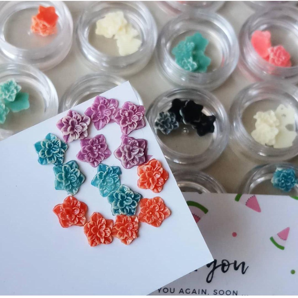 ISI 12 3D NAIL ART / DRY FLOWER DEKORASI KUKU SET MASING MASING ISI 12 JAR