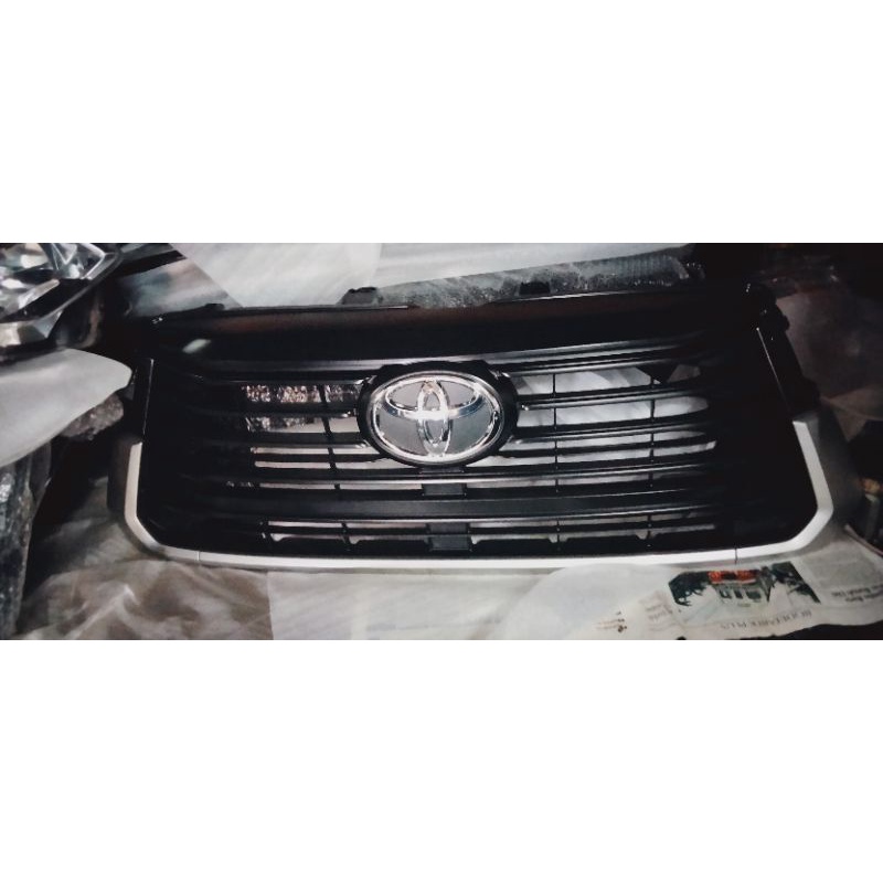 grill Toyota Innova reborn 2022