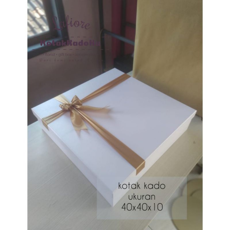 

KOTAK KADO UKURAN 40x40x10 GIFTBOX/BOX HADIAH/KOTAK HANTARAN BISA REQUEST WARNA DAN CUSTOM