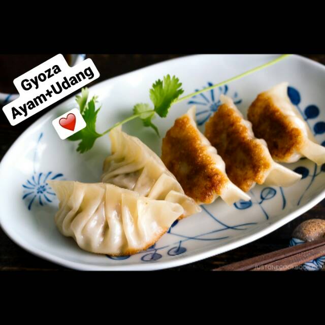 

Gyoza/Dumpling Ayam Udang Frozen