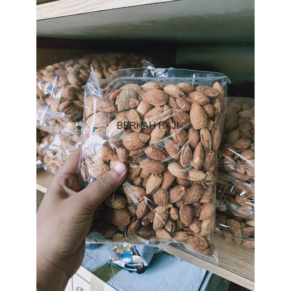 Kacang Almond Kulit  1 Kg  Butter milk