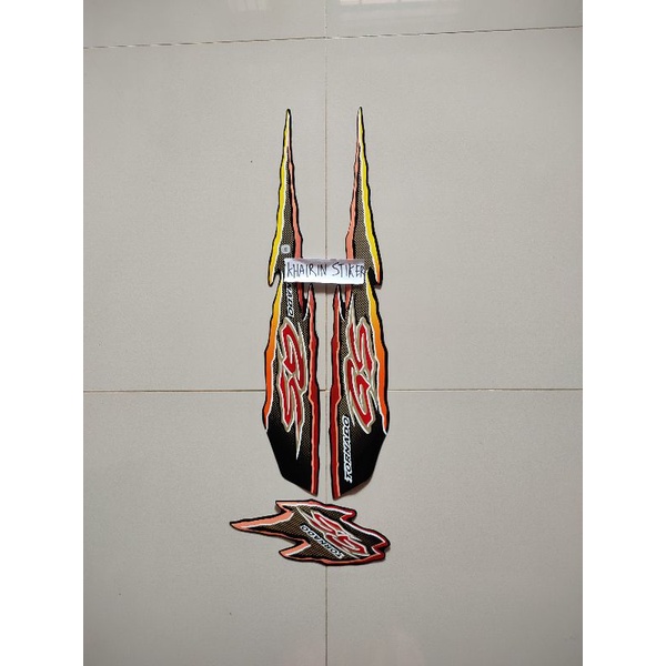 striping stiker tornado merah