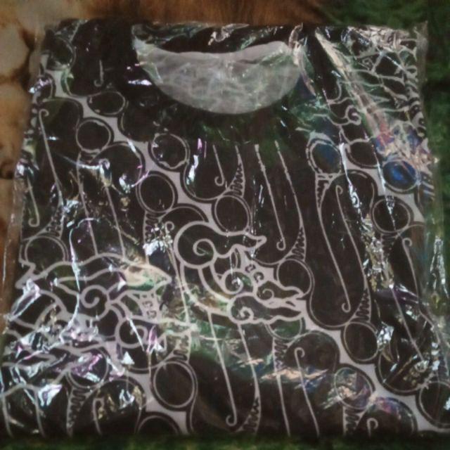 Kaos Batik Pria - Atasan Kaos Print Monocrom - Seni Motif Classic Katun