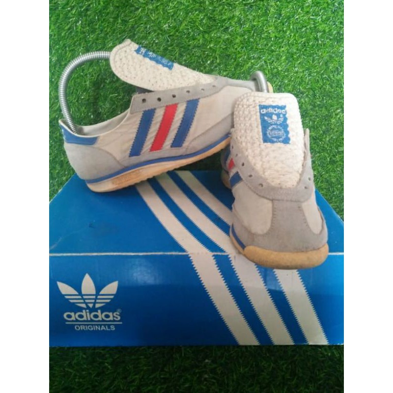 sepatu Adidas sl72