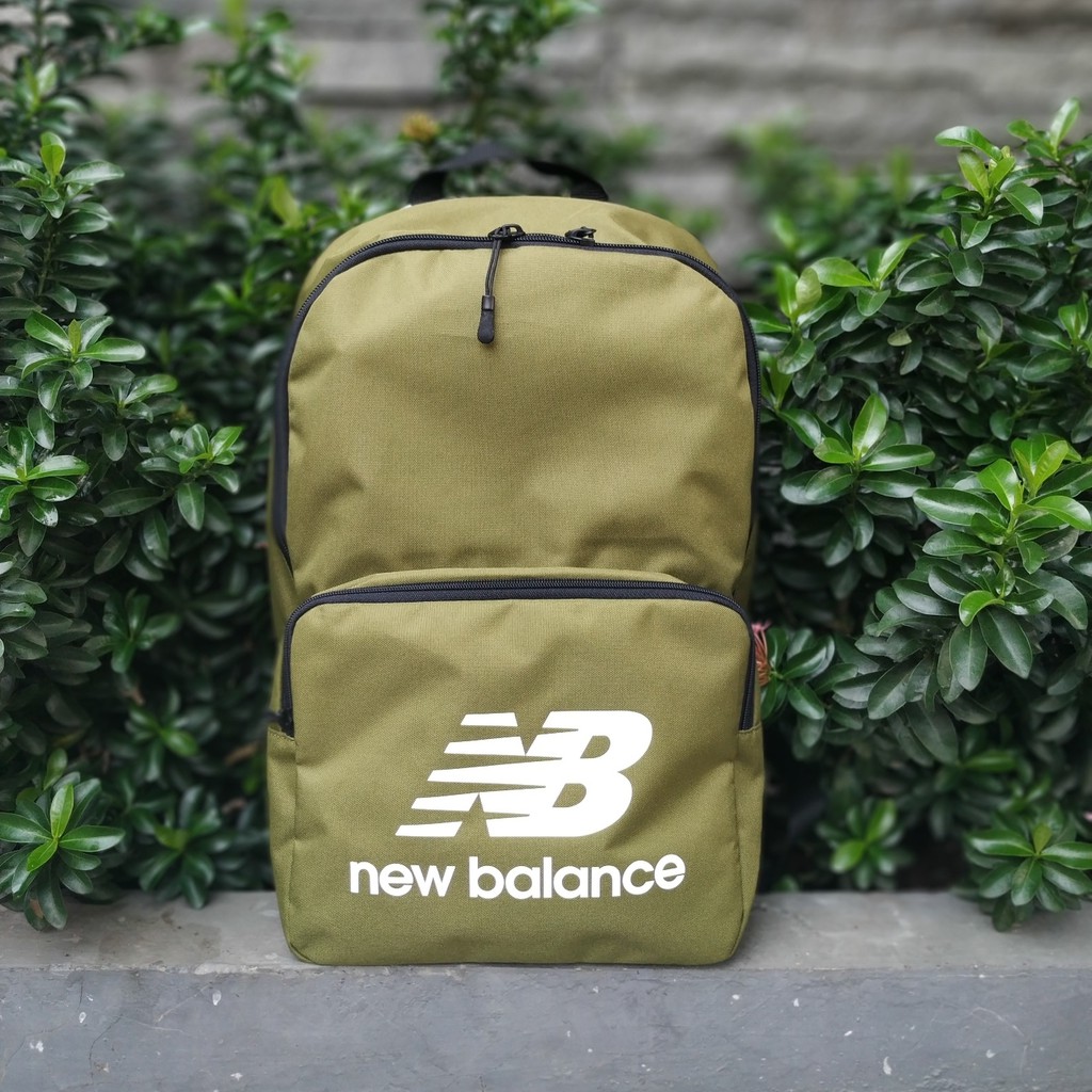 new balance tas