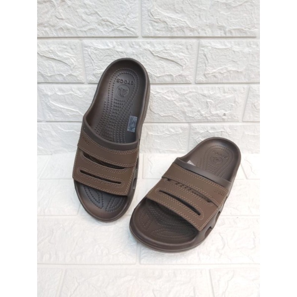 crocs yukon messa slide2 / Crocs pria yukon / Sandal Pria crocs yukon mesa aslide2